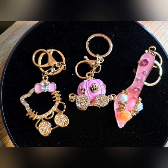 Fairytale Bling Bag Charm - Keychain Set – Carriage, High Heel & HK - Picture 1 of 3
